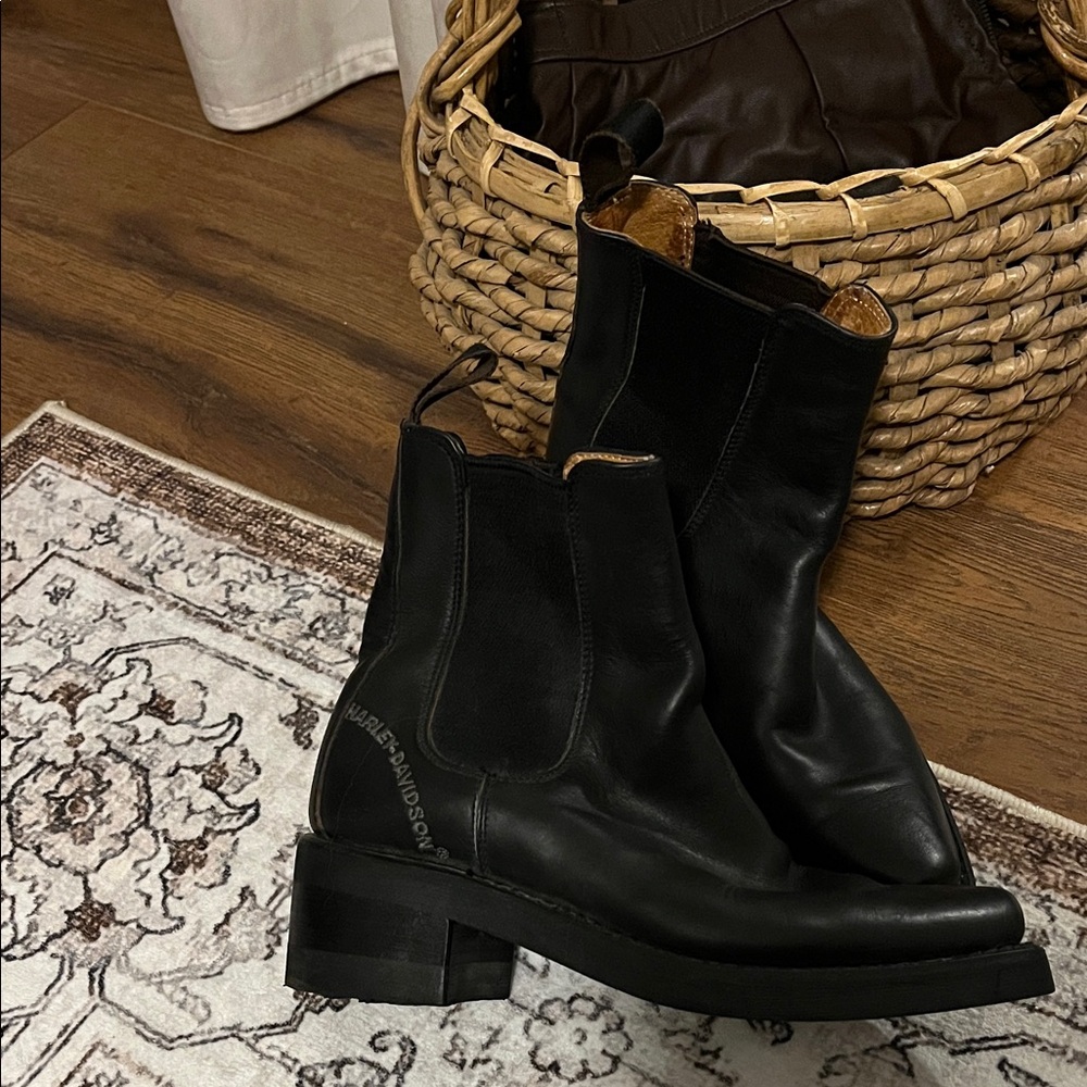 Harley-Davidson Black Heeled Boots for Women size 6